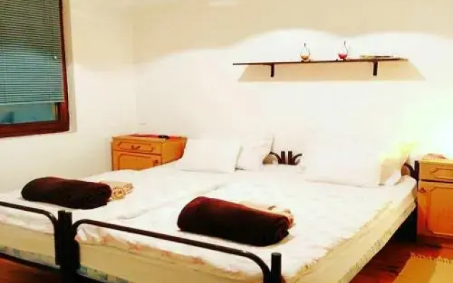 Old Bridge Room