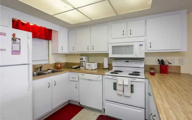 Strandview Tower 203