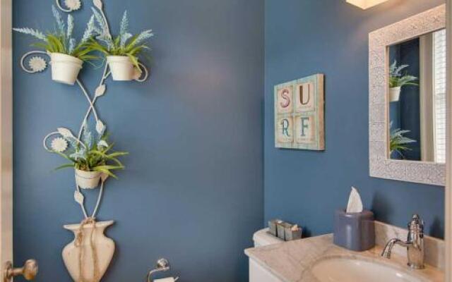 Cameron Boulevard 3901 by RedAwning