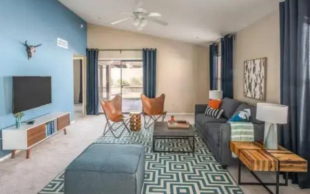 3BR Home Great Backyard by WanderJaunt
