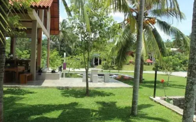 Hotel Sinharagama Resort & Spa