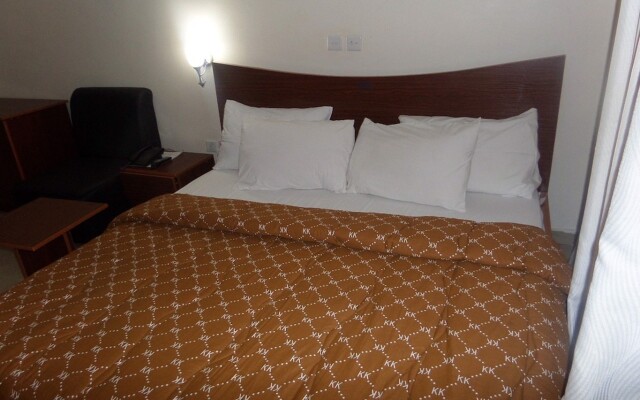 De-dominic Suites & Resorts Ltd