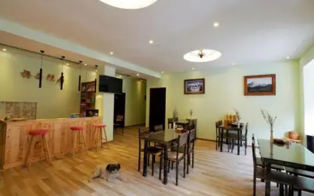 Xidu International Youth Hostel