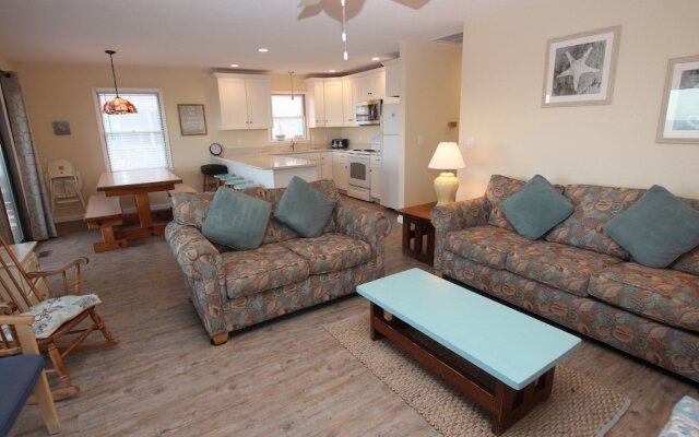 Fitz's Wave Watcher - 4 Br Home