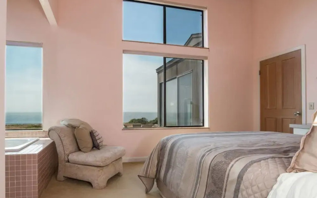 Seafront 3 Br home by RedAwning