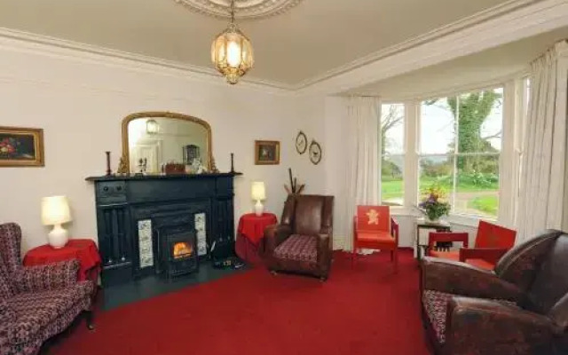 Cefn-y-Dre Country House