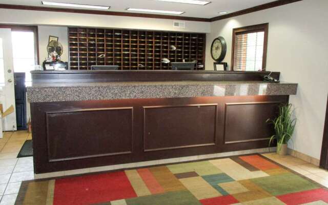 Studio 6 Richmond, VA - I-64 West