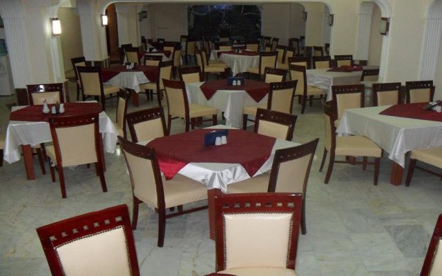 Kinalikaya Hotel / Restaurant