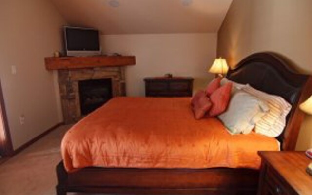 Mountain Town Properties White Wolf 1