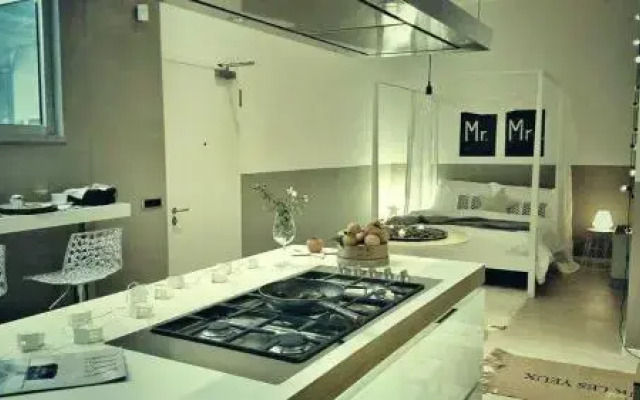 B&B Home 21