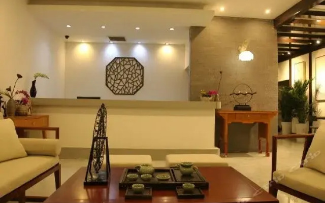 Towo Topping Hotel (Chengdu Tianfu Square Chunxi Road)