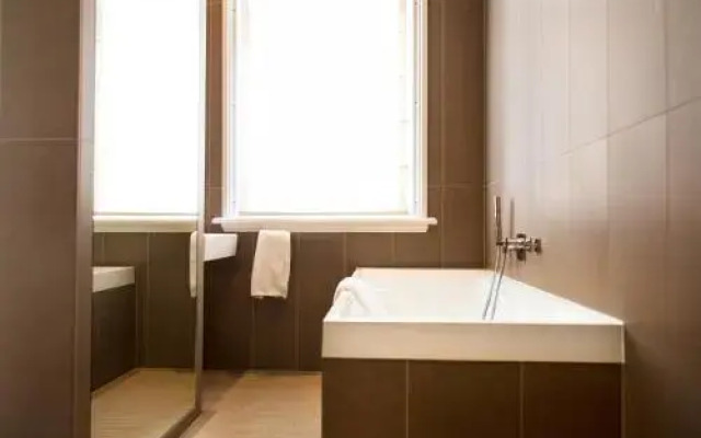 BizStay Embassy Apartments