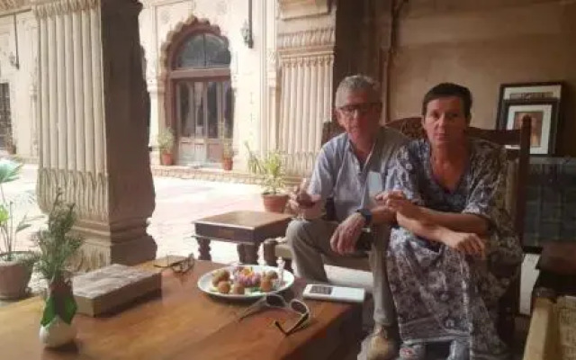 Mahalkhas Palace