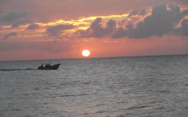 Guanaja Caribbean Cottages