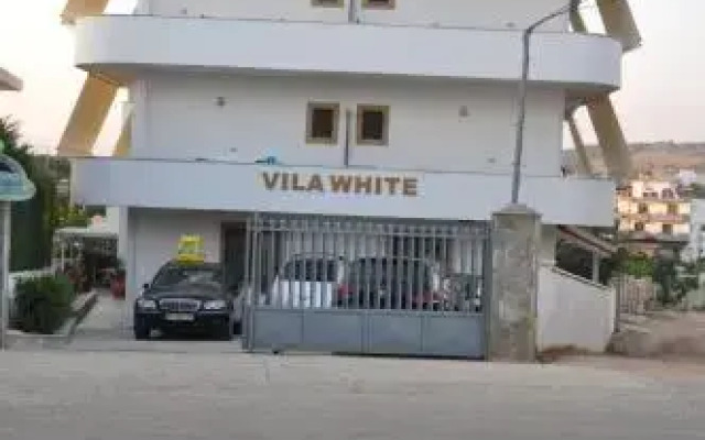 Villa White