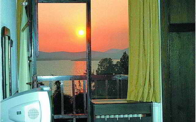 Mavi Holiday Village