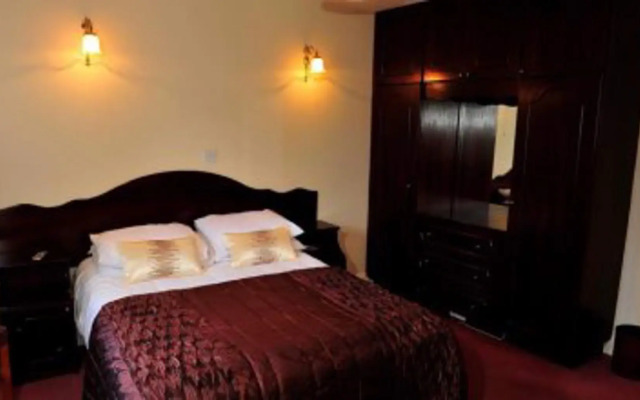 Dundrum House Hotel Golf & Leisure Resort
