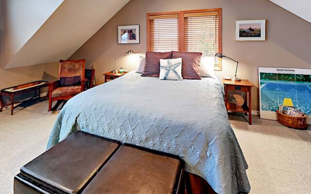 3336 S Shoreline Drive Home