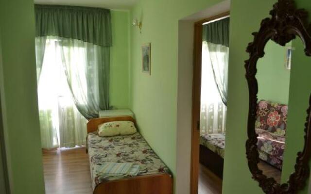 Guest house Izumrud