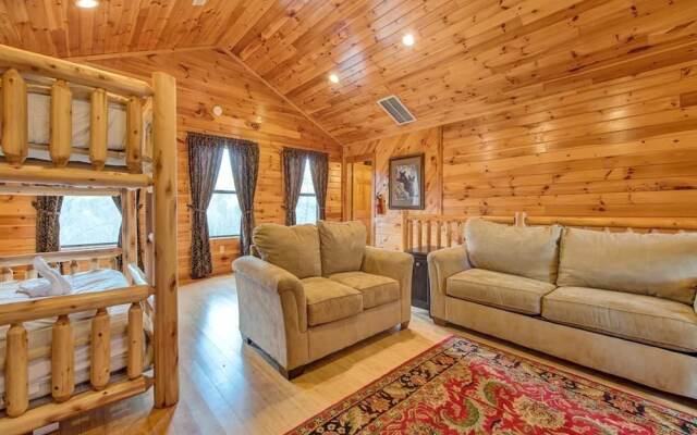 Apple Bear Lodge - Four Bedroom Cabin