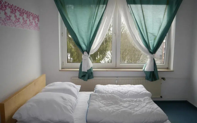 Wira Guesthouse 112 - Hostel