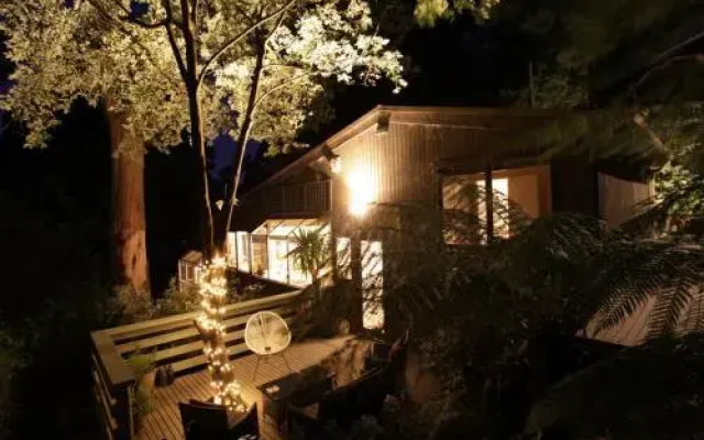 Treetop Stay