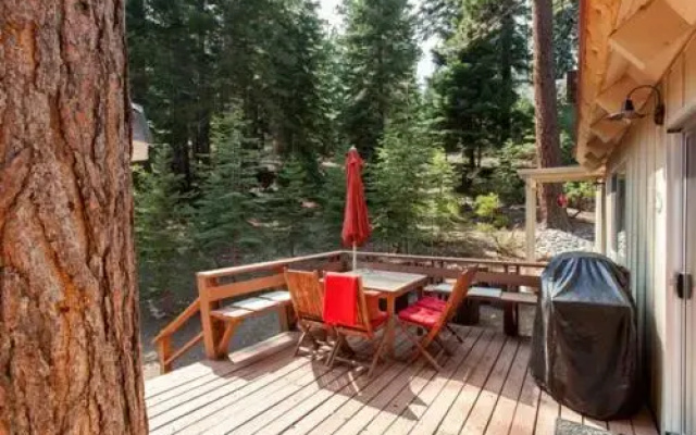 Iravani Dog Friendly Cabin by RedAwning