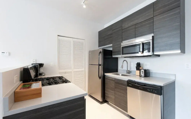 Classic South Loop Suites by Sonder
