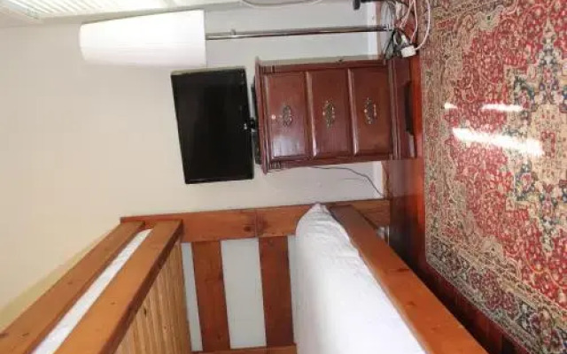 Large DUPLEX Home-Five Minutes to Columbia Heights Metro