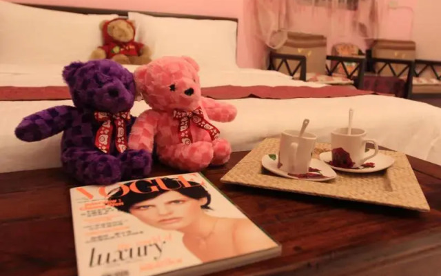 Home Here B & B