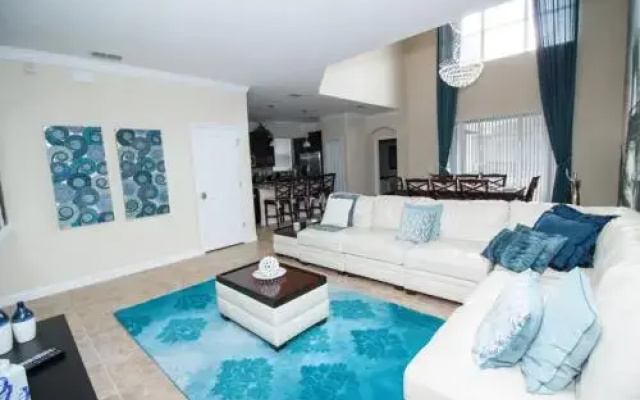 Paradise Palms 8932