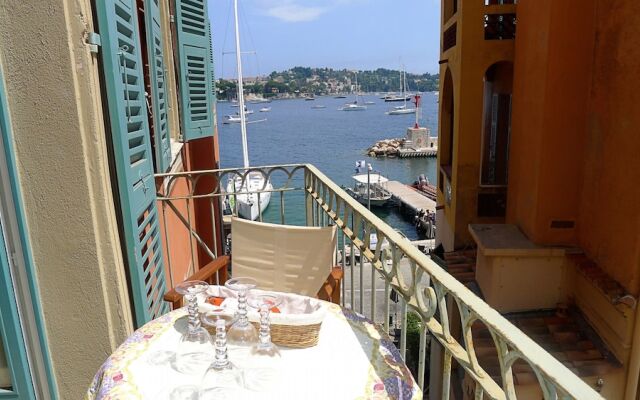 On Villefranche Bay AP3040