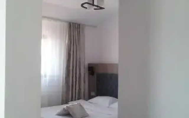 Hotel La John