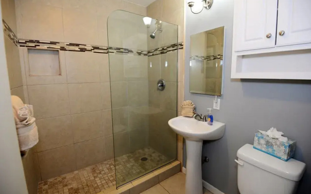 Hale Kai 208 - 2Br Condo