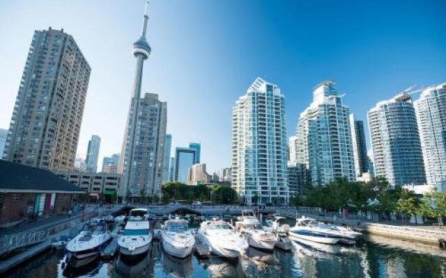 MiCasa Suites - Stylish Condo by CN Tower