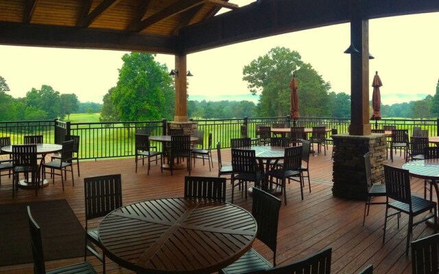 Brushy Mountain Lodges & Golf Club Hotel Room