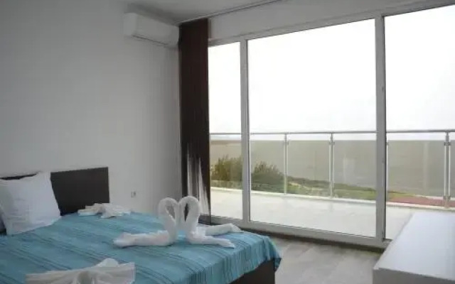 Momchil Villas