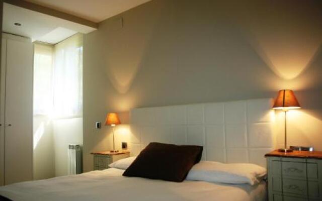 Montseny Suites & Apartments