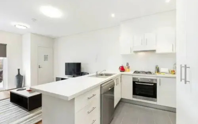 Glebe Self-Contained Modern One-Bedroom Apartment (7 COW)