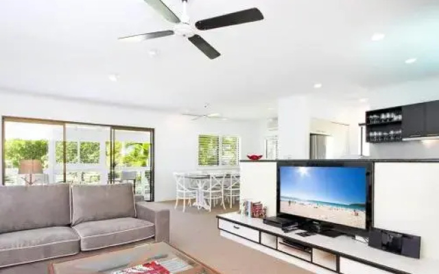 Apartment 1 - 20 Viewland Drive