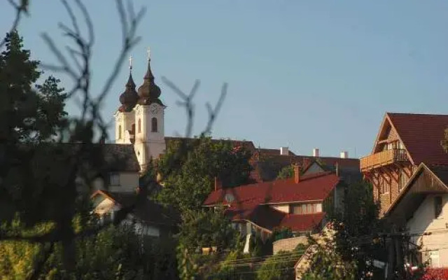 Flóra Apartman