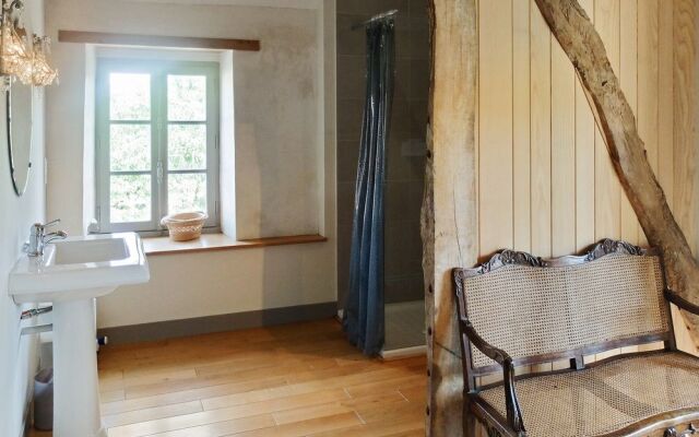 Ferme Familiale avec court de tennis