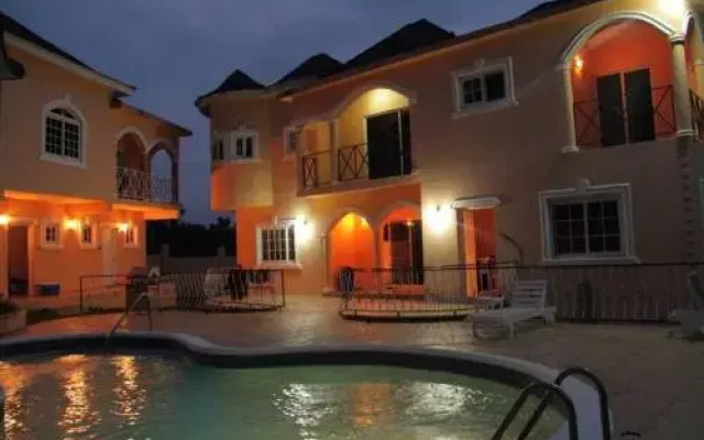 Le Chateau Villa Beaux Paradis