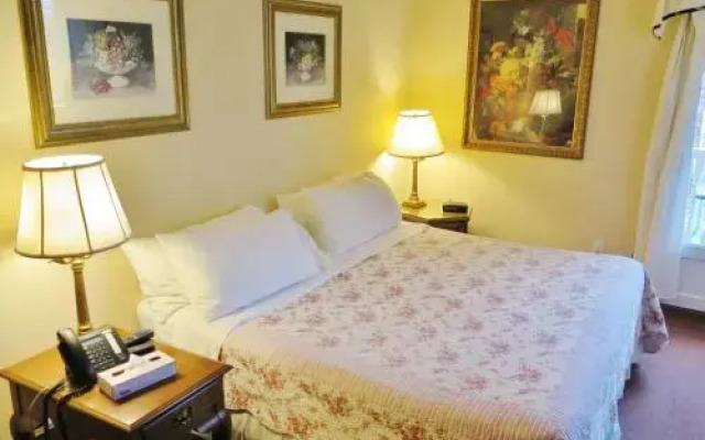 Madison Manor B&B and Pub