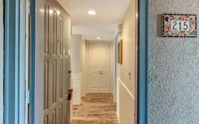 Gorgeous Oceanfront Views Condo with On Site Pool and Fully Covered Parking by RedAwning
