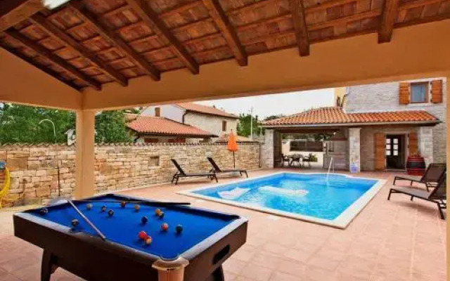 Villa Peresiji 81