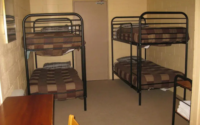 Cottonwood Lodge