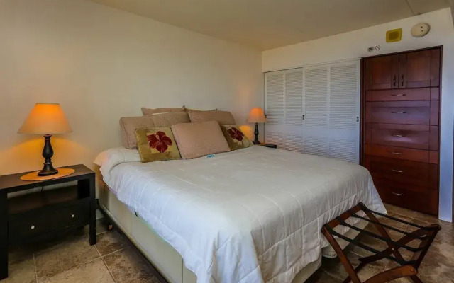 Ilikai 1308 - Studio Condo