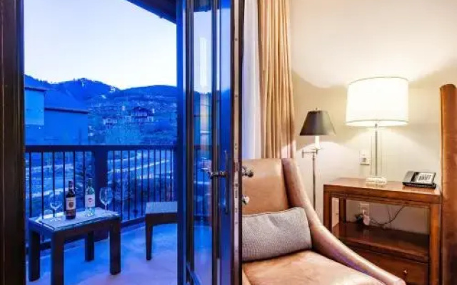 Lavish Hotel Room - 1 Br Condo