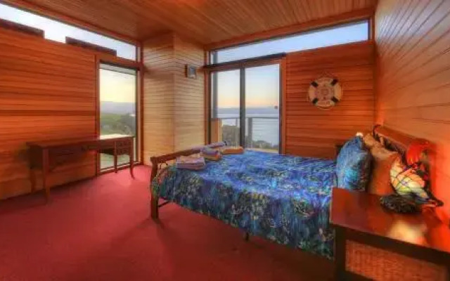 Captains Cabin Bligh Point on Bruny Island